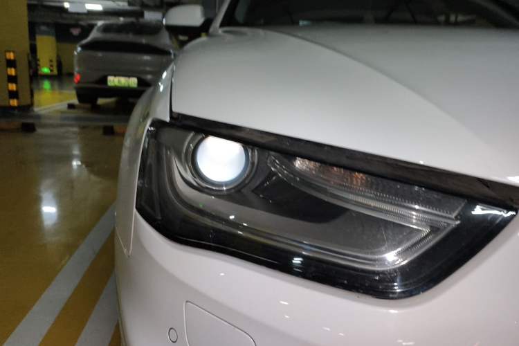 Used Audi A4L 2016 35 TFSI Collector's Edition Automatic Standard Model Right Front Headlight