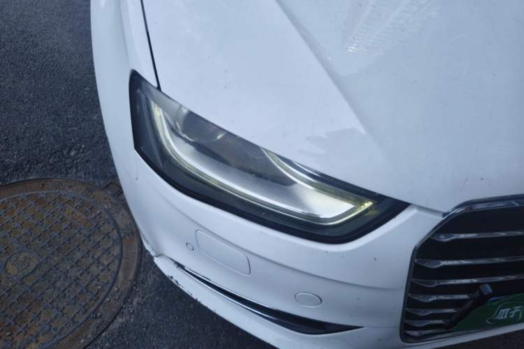 Used Audi A4L 2016 35 TFSI Collector's Edition Automatic Standard Model Right Front Headlight