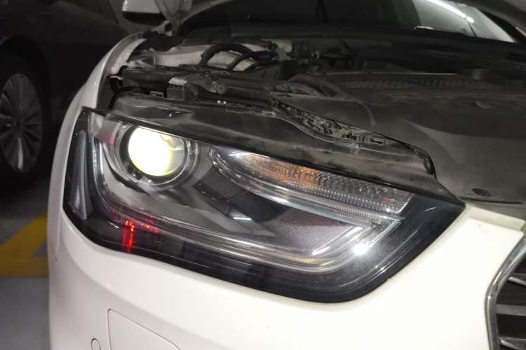 Used Audi A4L 2016 35 TFSI Automatic Comfort Model Right Front Headlight