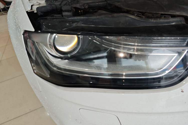 Used Audi A4L 2016 35 TFSI Collector's Edition Automatic Standard Model Right Front Headlight