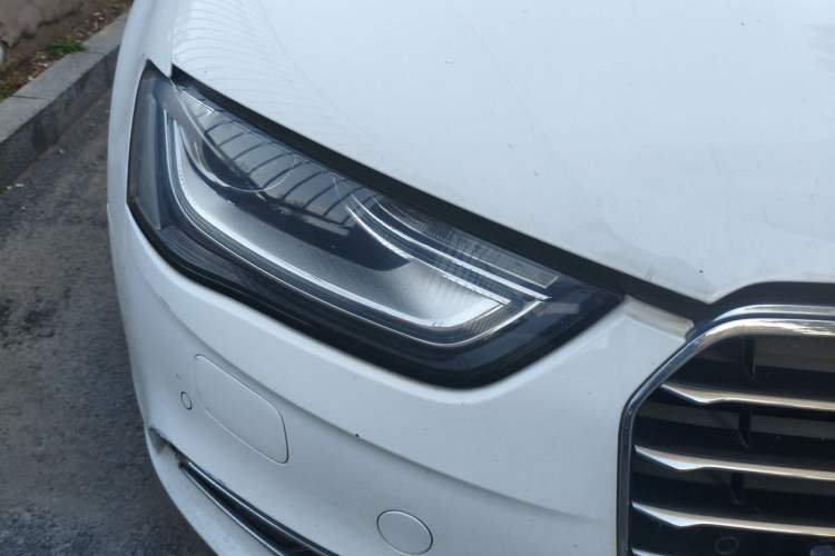 Used Audi A4L 2016 35 TFSI Collector's Edition Automatic Standard Model Right Front Headlight