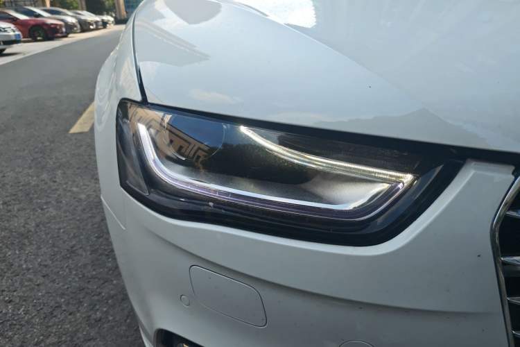 Used Audi A4L 2016 35 TFSI Collector's Edition Automatic Standard Model Right Front Headlight