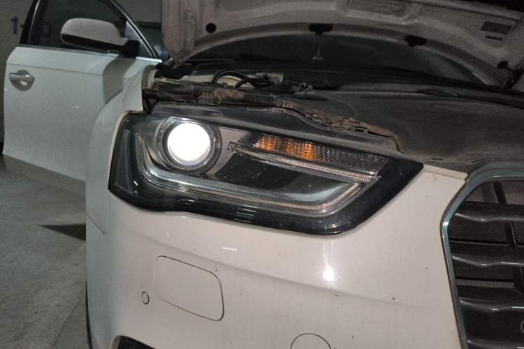 Used Audi A4L 2016 35 TFSI Collector's Edition Automatic Standard Model Right Front Headlight