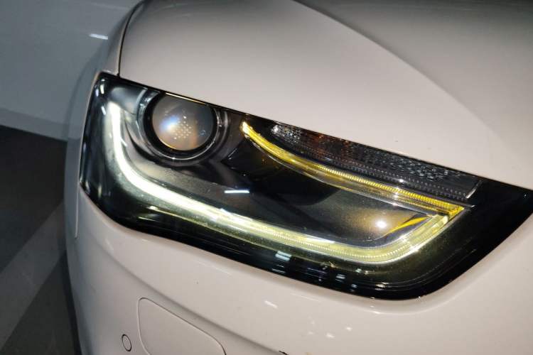 Used Audi A4L 2016 35 TFSI Collector's Edition Automatic Standard Model Right Front Headlight