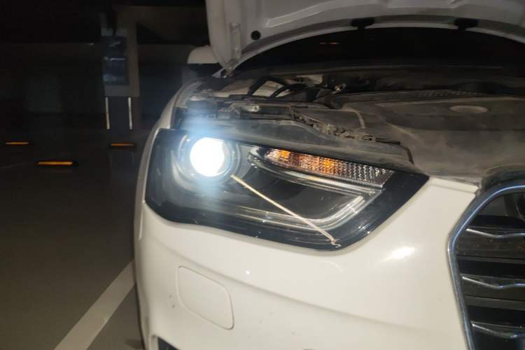 Used Audi A4L 2016 35 TFSI Collector's Edition Automatic Standard Model Right Front Headlight