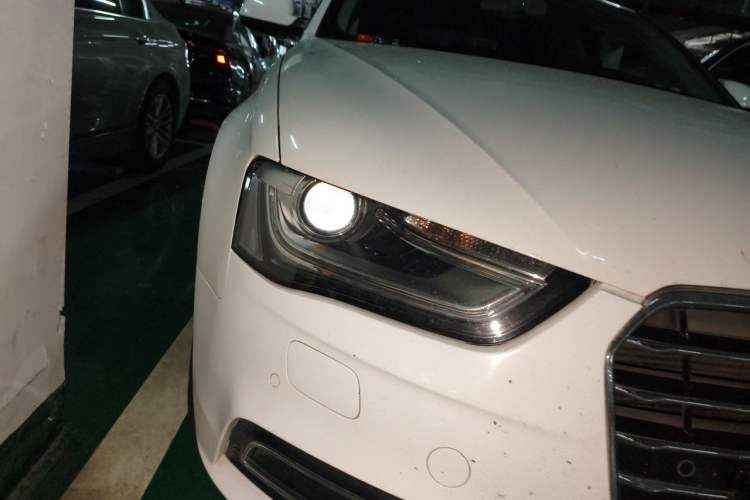 Used Audi A4L 2016 35 TFSI Collector's Edition Automatic Standard Model Right Front Headlight