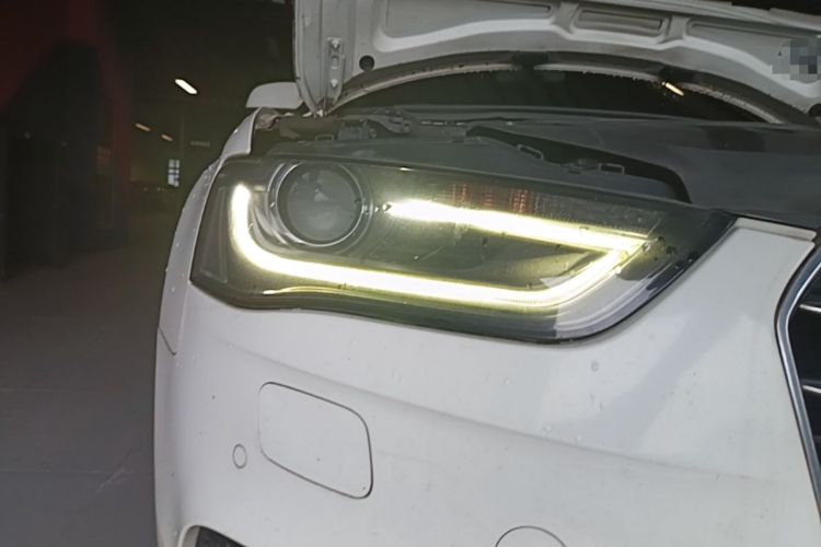 Used Audi A4L 2016 35 TFSI Automatic Standard Model Right Front Headlight