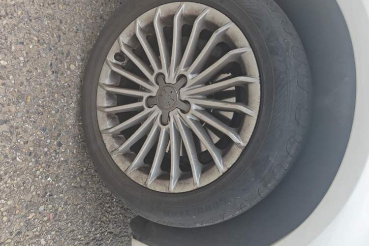 Used Audi A4L 2016 35 TFSI Collection Edition S line Comfort Model Right Front Wheel Hub