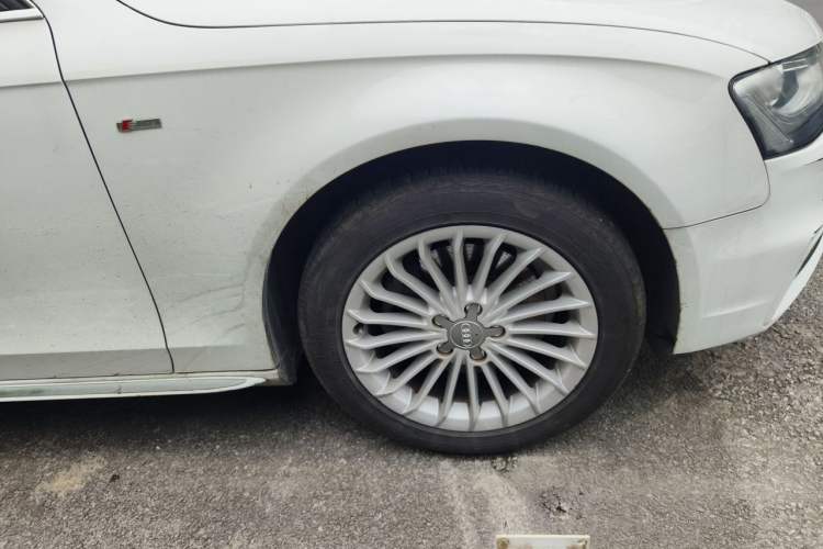 Used Audi A4L 2016 35 TFSI Automatic Comfort Model Right Front Wheel Hub