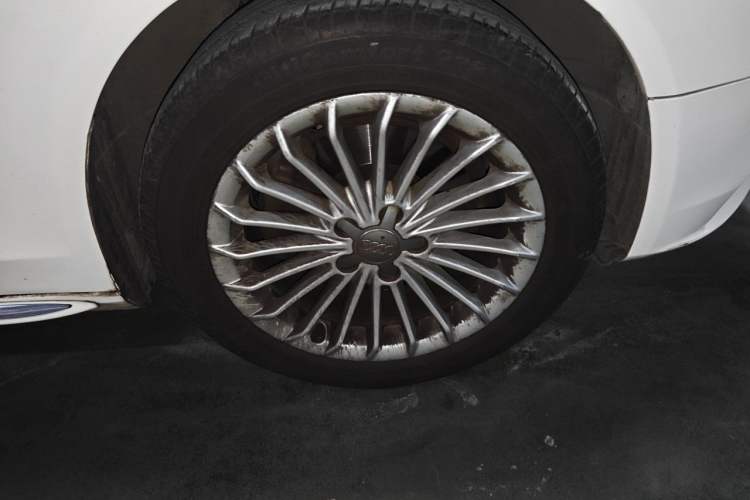 Used Audi A4L 2016 35 TFSI Collector's Edition Automatic Standard Model Right Front Wheel Hub