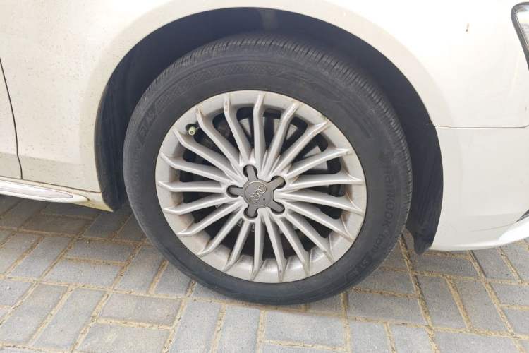 Used Audi A4L 2016 35 TFSI Collector's Edition Automatic Standard Model Right Front Wheel Hub
