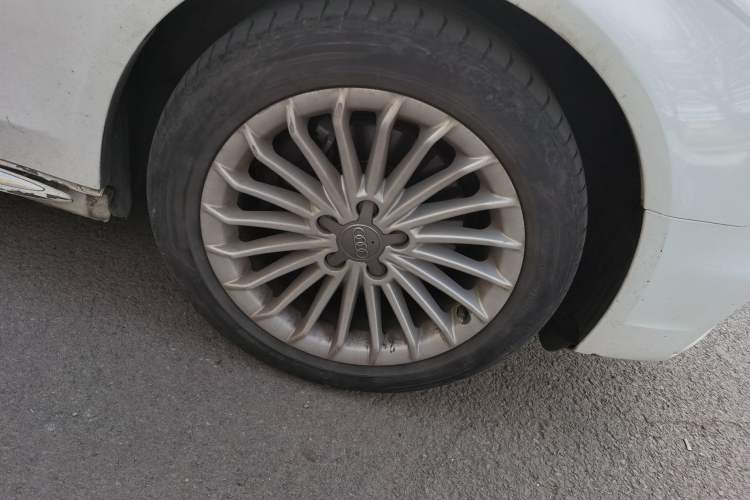 Used Audi A4L 2016 35 TFSI Collection Edition S line Comfort Model Right Front Wheel Hub