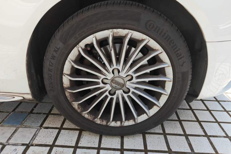 Used Audi A4L 2016 35 TFSI Automatic Comfort Model Right Front Wheel Hub