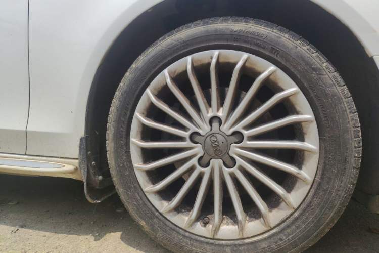 Used Audi A4L 2016 35 TFSI Collector's Edition Automatic Standard Model Right Front Wheel Hub