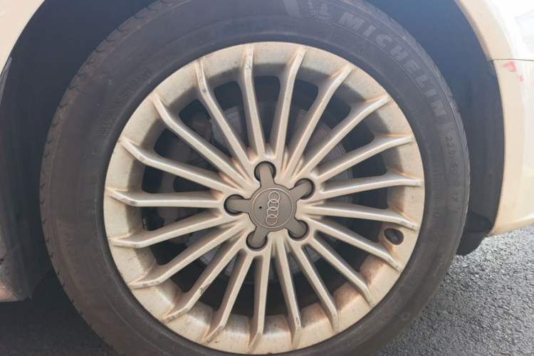 Used Audi A4L 2016 35 TFSI Automatic Comfort Model Right Front Wheel Hub
