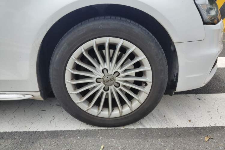 Used Audi A4L 2016 35 TFSI Collection Edition S line Comfort Model Right Front Wheel Hub