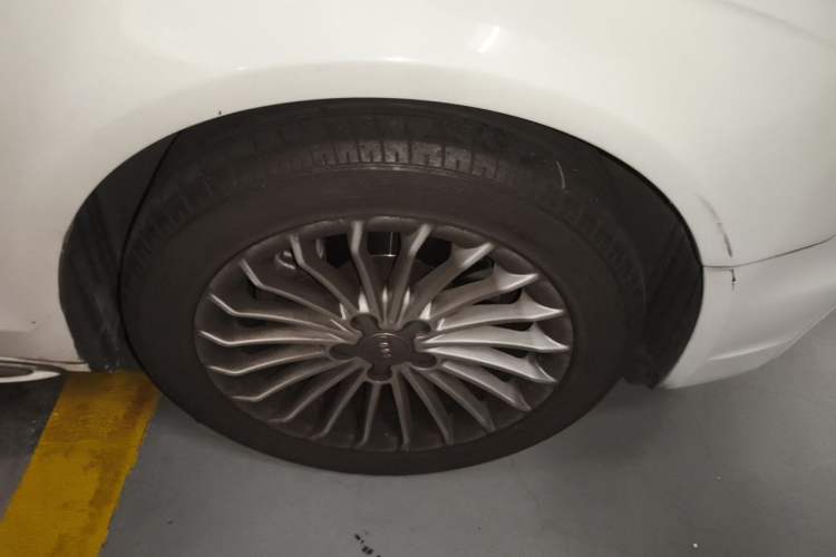Used Audi A4L 2016 35 TFSI Automatic Comfort Model Right Front Wheel Hub