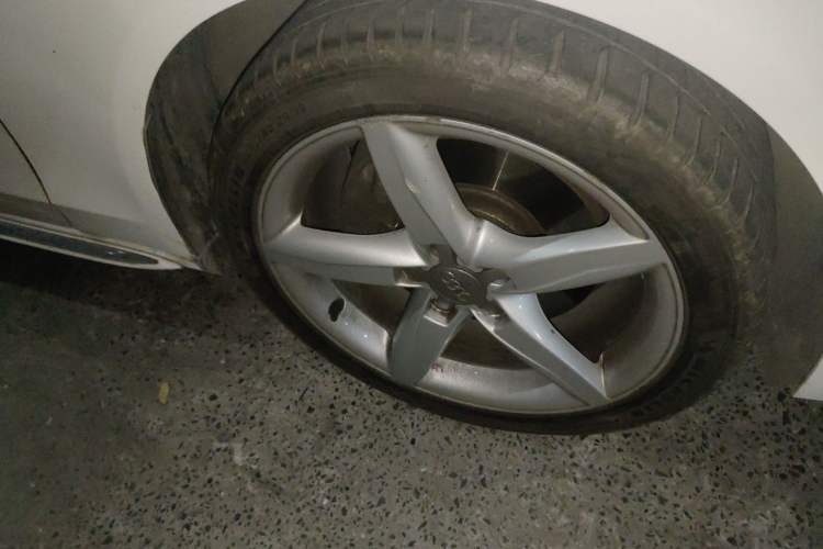 Used Audi A4L 2016 45 TFSI quattro Individual Sport Edition Right Front Wheel Hub