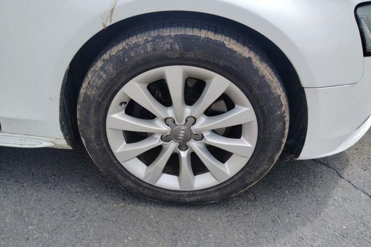 Used Audi A4L 2016 35 TFSI Automatic Standard Model Right Front Wheel Hub