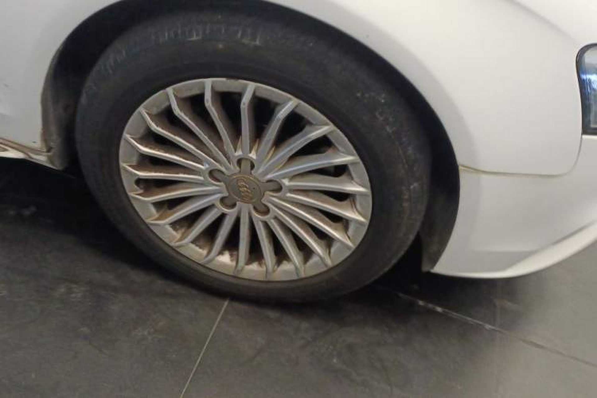 Used Audi A4L 2016 35 TFSI Collector's Edition Automatic Standard Model Right Front Wheel Hub