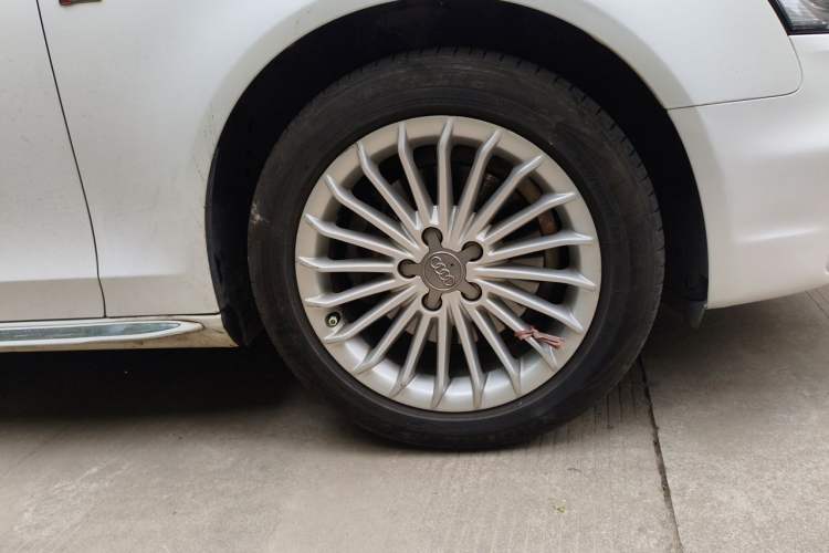 Used Audi A4L 2016 35 TFSI Collection Edition S line Comfort Model Right Front Wheel Hub
