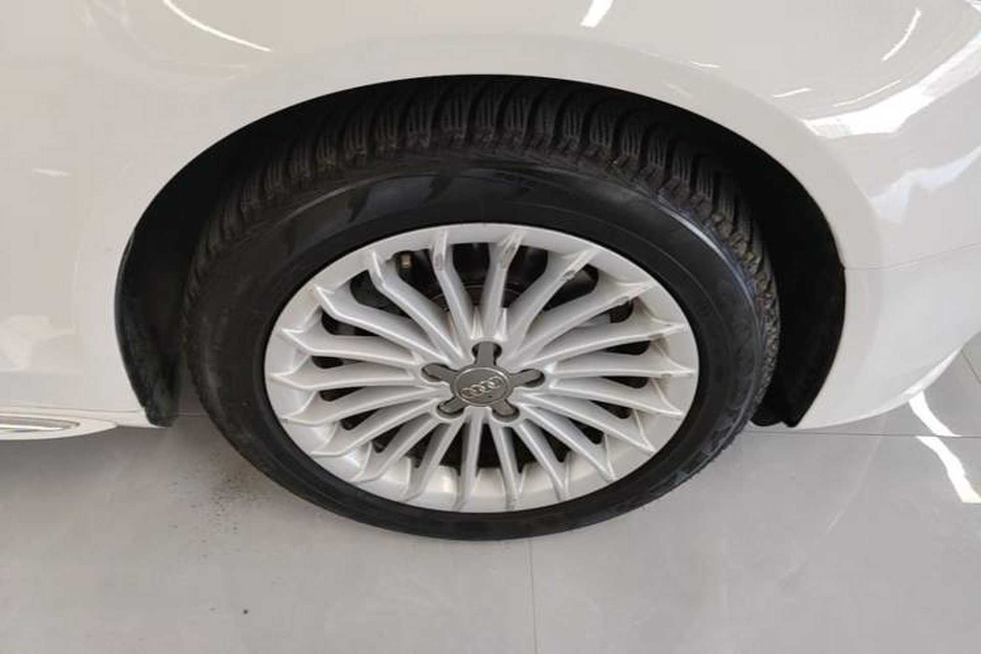 Used Audi A4L 2016 35 TFSI Collector's Edition Automatic Standard Model Right Front Wheel Hub