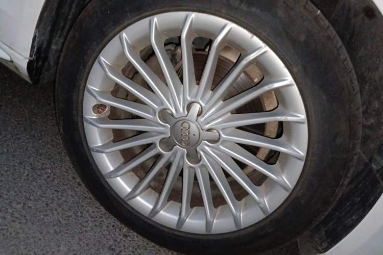 Used Audi A4L 2016 35 TFSI Automatic Technology Model Right Front Wheel Hub
