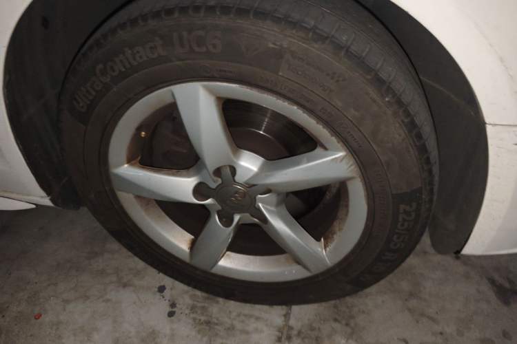 Used Audi A4L 2016 30 TFSI Automatic Comfort Model Right Front Wheel Hub