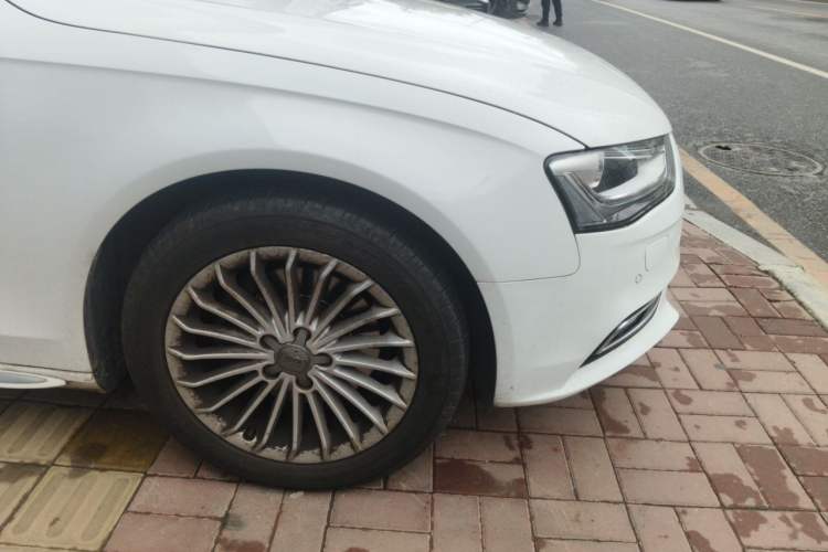 Used Audi A4L 2016 35 TFSI Automatic Standard Model Right Front Wheel Hub
