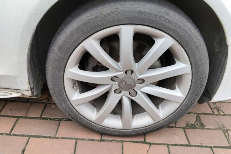 Used Audi A4L 2016 35 TFSI Automatic Comfort Model Right Front Wheel Hub