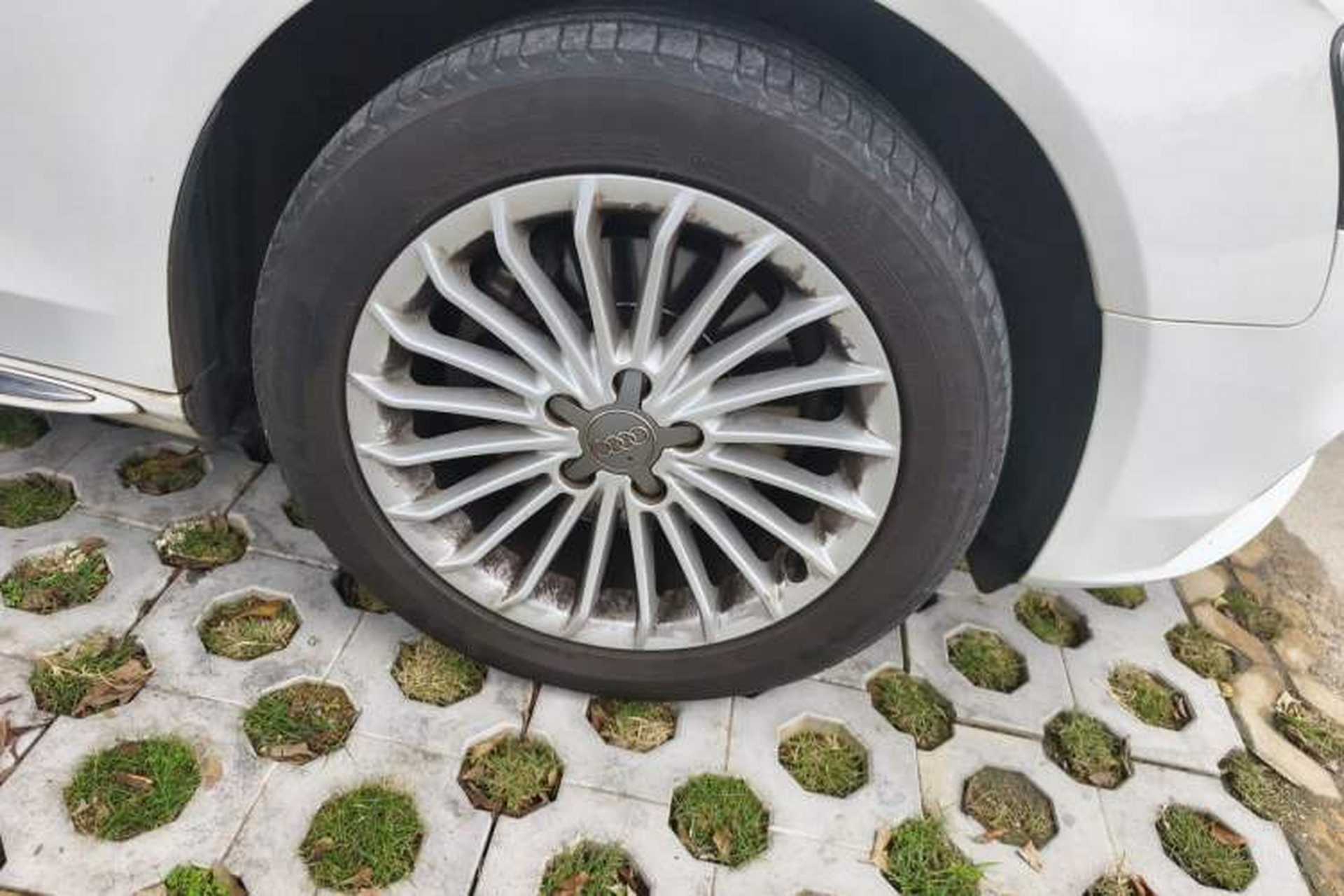 Used Audi A4L 2016 35 TFSI Collector's Edition Automatic Standard Model Right Front Wheel Hub