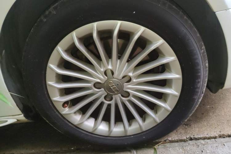 Used Audi A4L 2016 35 TFSI Collector's Edition Automatic Standard Model Right Front Wheel Hub