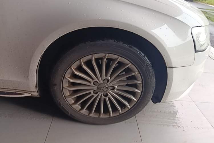 Used Audi A4L 2016 35 TFSI Automatic Standard Model Right Front Wheel Hub