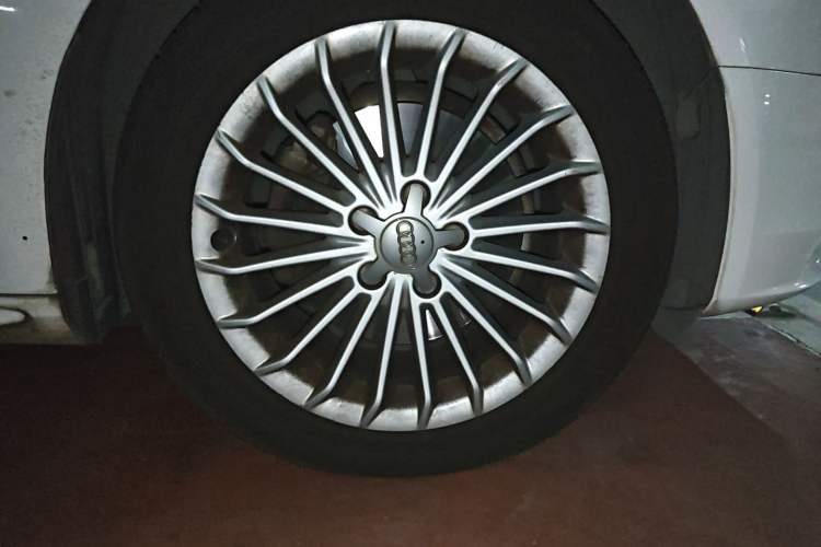 Used Audi A4L 2016 35 TFSI Collector's Edition Automatic Standard Model Right Front Wheel Hub