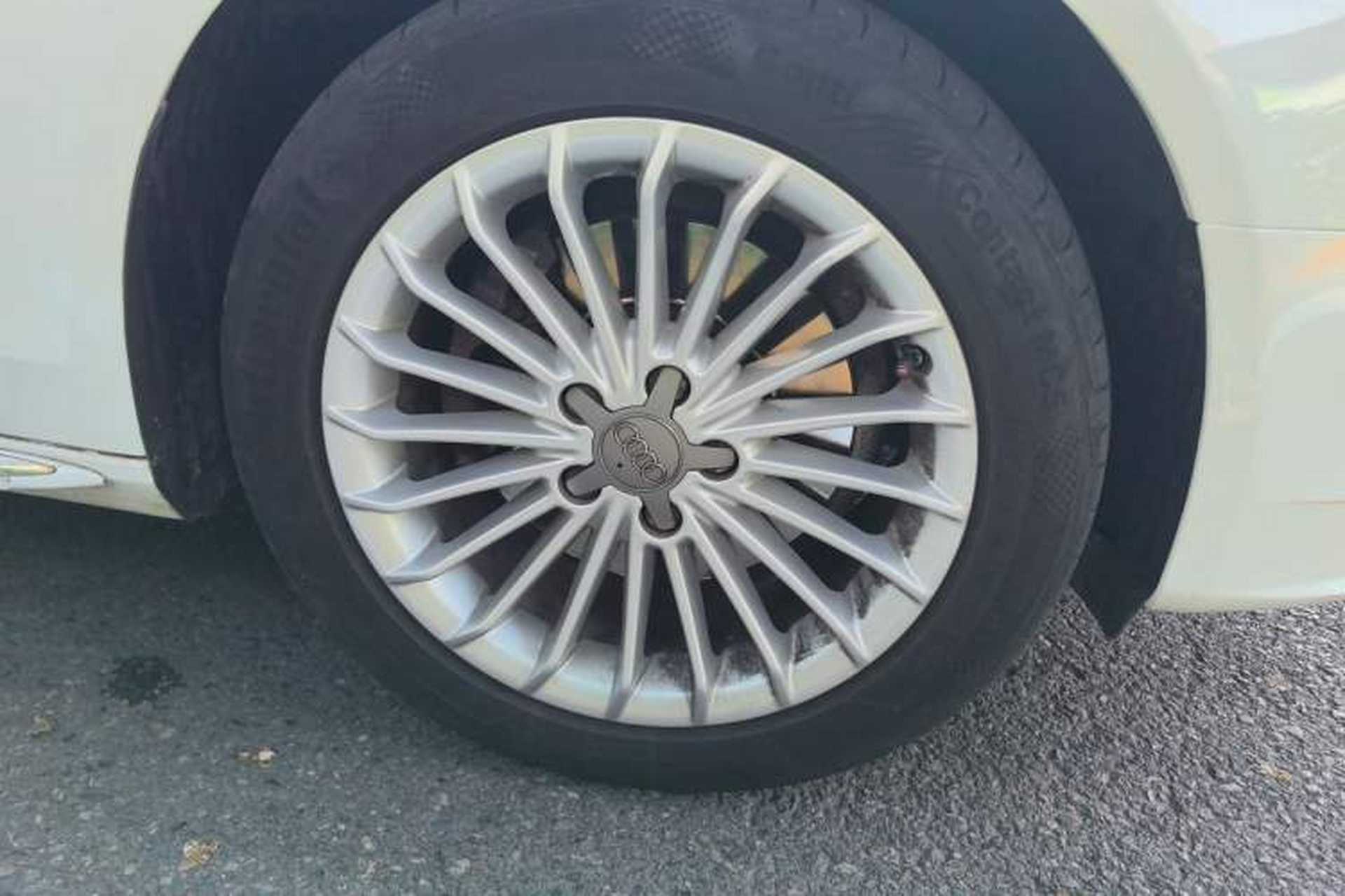 Used Audi A4L 2016 35 TFSI Automatic Comfort Model Right Front Wheel Hub