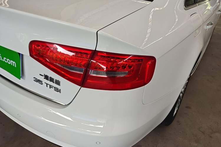 Used Audi A4L 2016 35 TFSI Collector's Edition Automatic Standard Model Right Rear Taillight