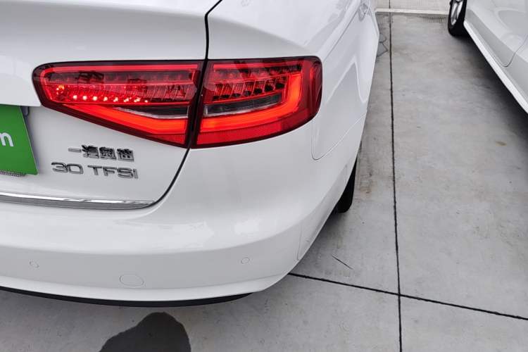Used Audi A4L 2016 30 TFSI Collector's Edition Automatic Comfort Model Right Rear Taillight