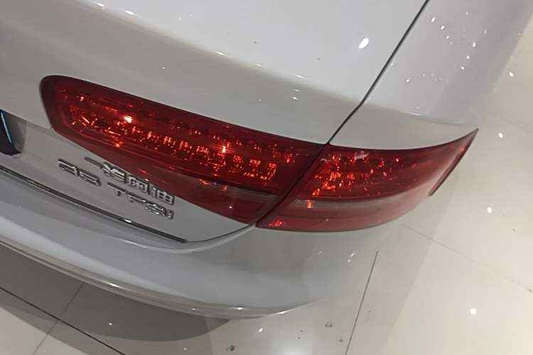 Used Audi A4L 2016 35 TFSI Collector's Edition Automatic Standard Model Right Rear Taillight