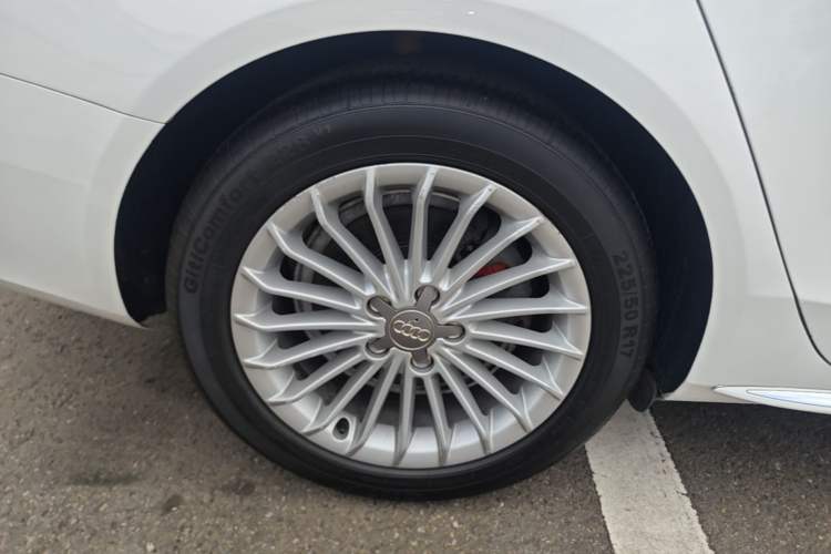 Used Audi A4L 2016 35 TFSI Automatic Comfort Model Right Rear Wheel Hub