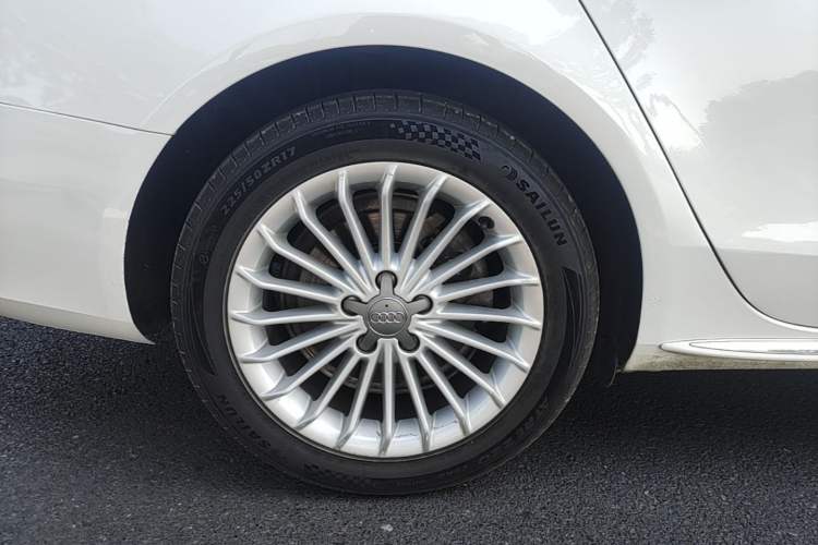 Used Audi A4L 2016 35 TFSI Collector's Edition Automatic Standard Model Right Rear Wheel Hub