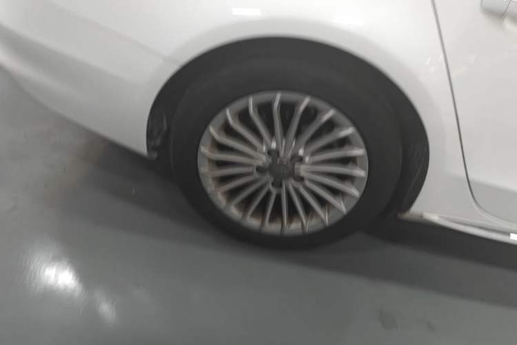 Used Audi A4L 2016 35 TFSI Collection Edition S line Comfort Model Right Rear Wheel Hub