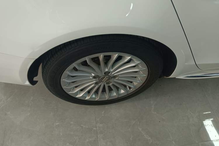 Used Audi A4L 2016 35 TFSI Collector's Edition Automatic Standard Model Right Rear Wheel Hub
