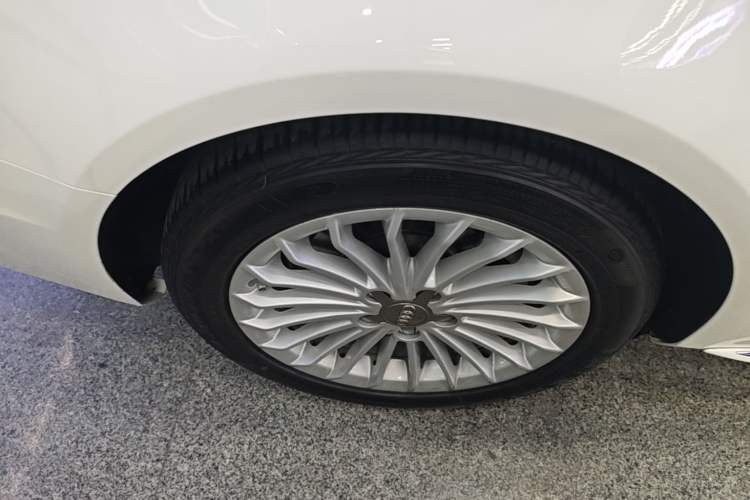 Used Audi A4L 2016 35 TFSI Collection Edition S line Comfort Model Right Rear Wheel Hub