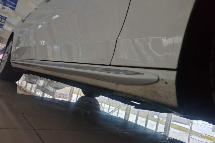 Used Audi A4L 2016 35 TFSI Automatic Standard Model Right Side Sill