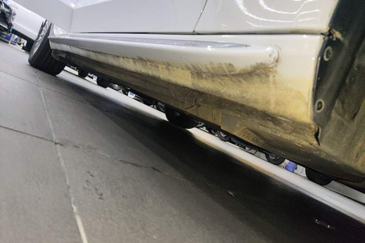 Used Audi A4L 2016 35 TFSI Automatic Comfort Model Right Side Sill
