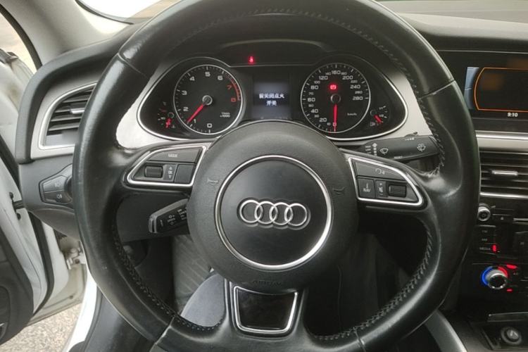 Used Audi A4L 2016 35 TFSI Collector's Edition Automatic Standard Model Steering Wheel