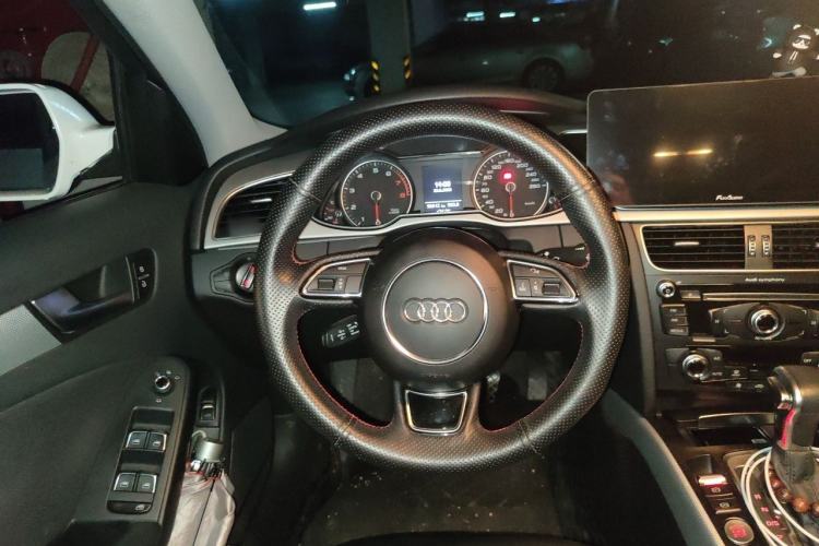 Used Audi A4L 2016 35 TFSI Collector's Edition Automatic Standard Model Steering Wheel