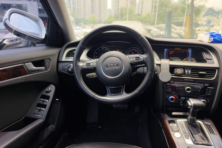 Used Audi A4L 2016 35 TFSI Automatic Comfort Model Steering Wheel