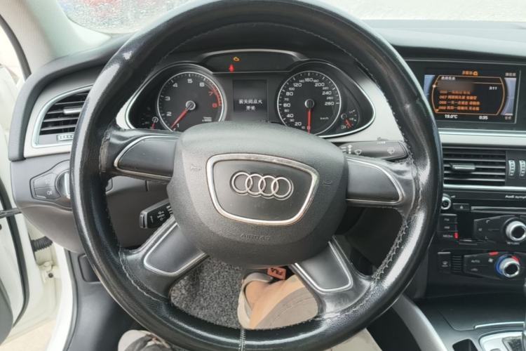 Used Audi A4L 2016 30 TFSI Collector's Edition Automatic Comfort Model Steering Wheel