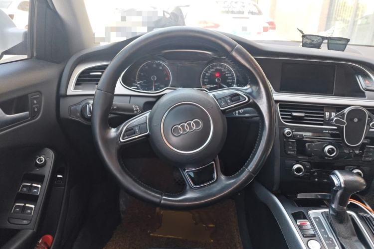 Used Audi A4L 2016 35 TFSI Collector's Edition Automatic Standard Model Steering Wheel